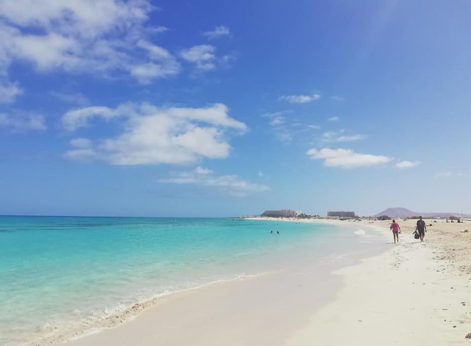 Blue Ocean Corralejo: Sunny Terrace, Pool, Wifi Apartment Exterior foto